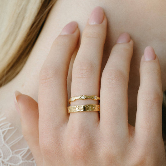 Petite Gold Aurora Band 7