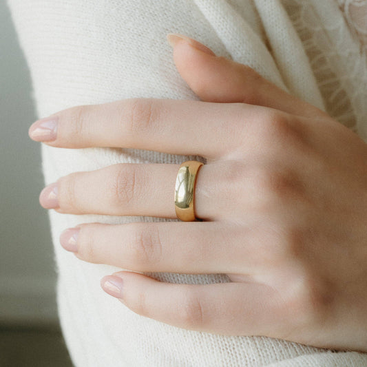 Petite Gold Classic Dome Band 6