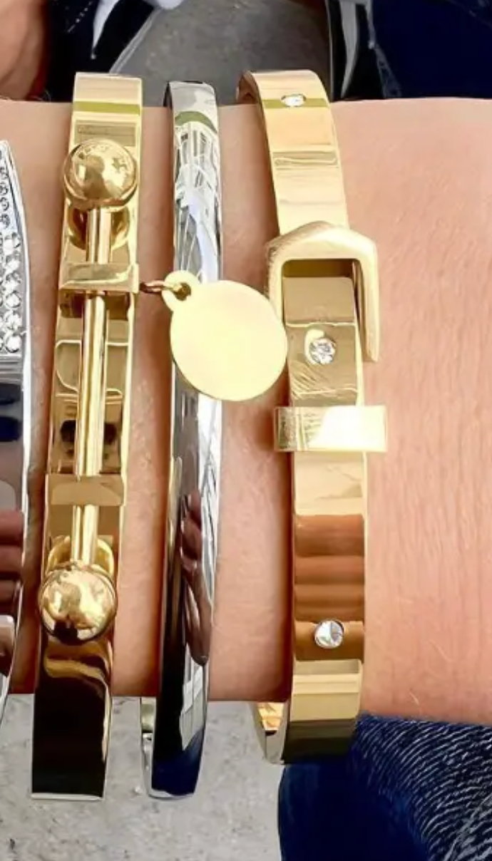 HoopLa - Love Bar Bracelet