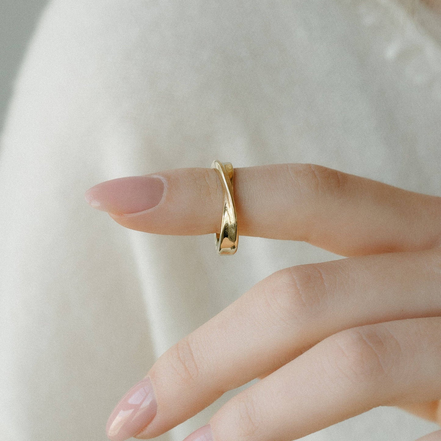 Petite Gold Twist Band 7
