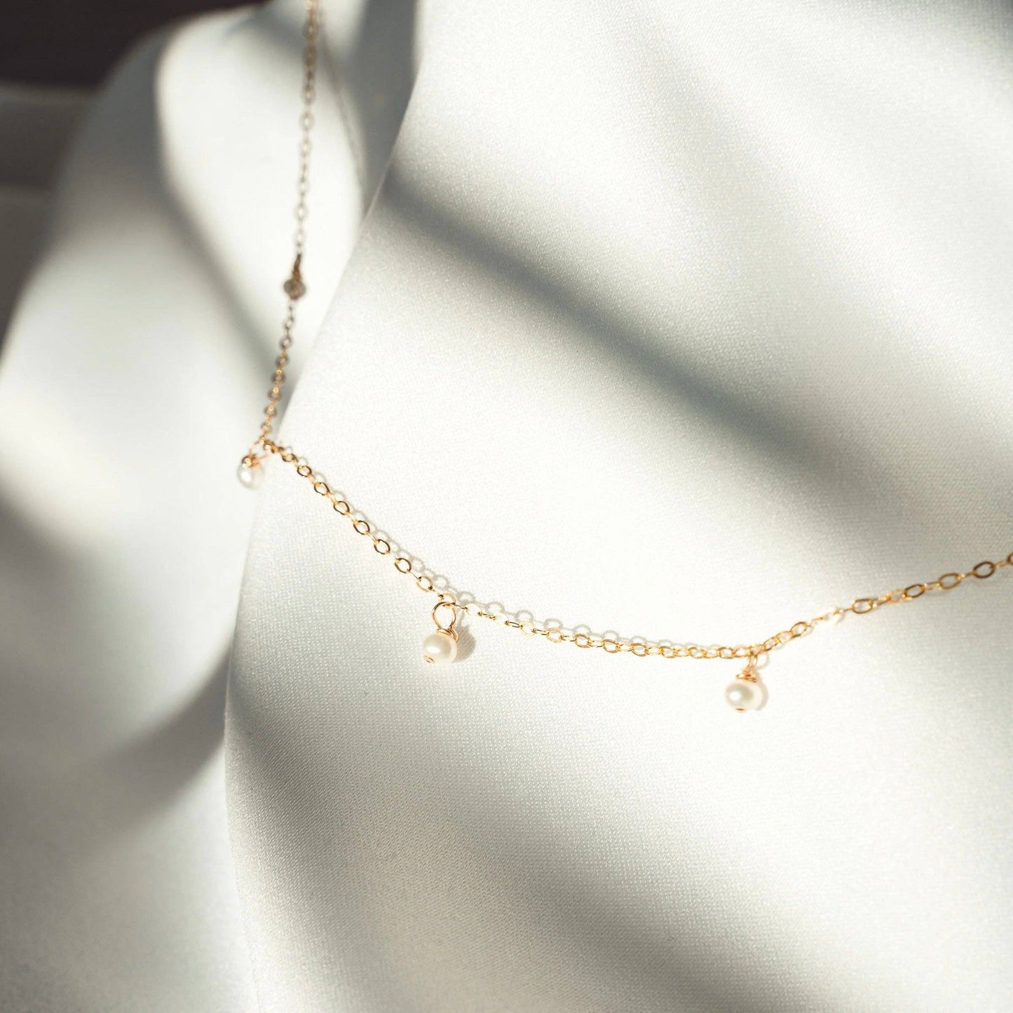 Petite Gold - Primrose Necklace: White (Natural Freshwater Pearls) / Gold Filled