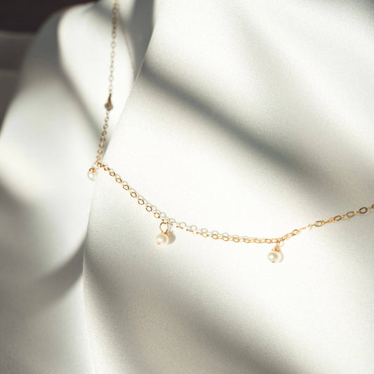 Petite Gold - Primrose Necklace: White (Natural Freshwater Pearls) / Gold Filled