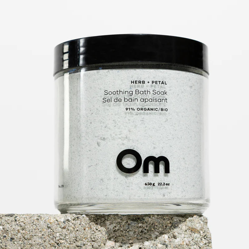 Om Organics Herb + Petal Soothing Bath Soak - Full Size 630g