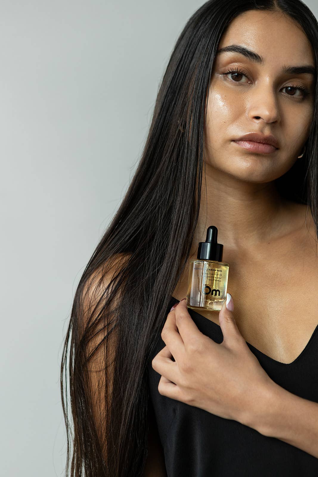 Om Organics Skincare Hibiscus + Daikon Seed Protective Hair Oil 30ml