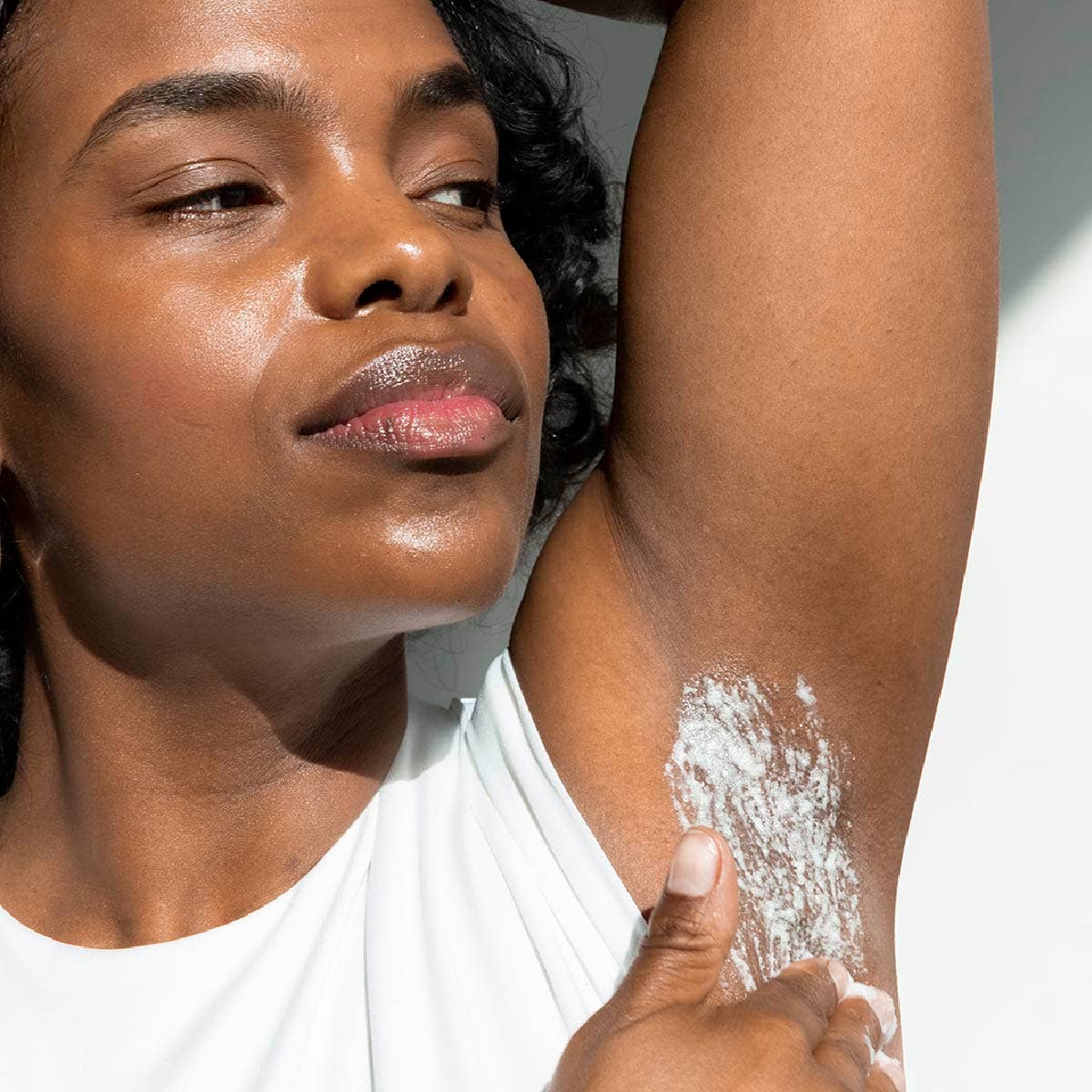 Om Organics Skincare Underarm Detox Salt Scrub - Full Size 110 g