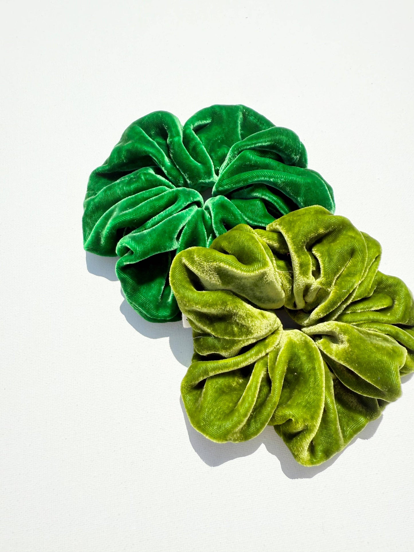 Billy Bamboo Silk Velvet Scrunchie - Peridot