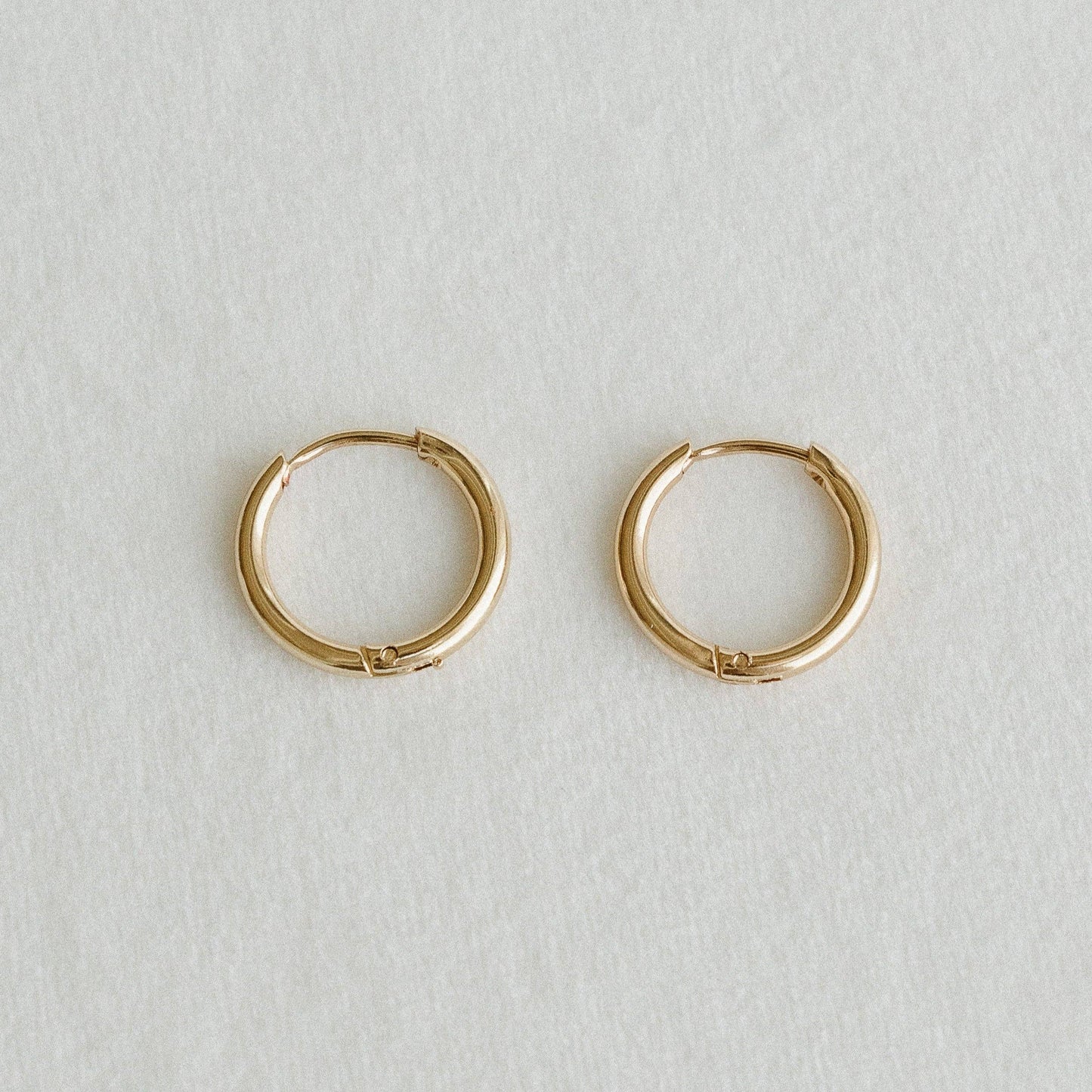 Petite Gold Thin Hoops Medium (14mm)