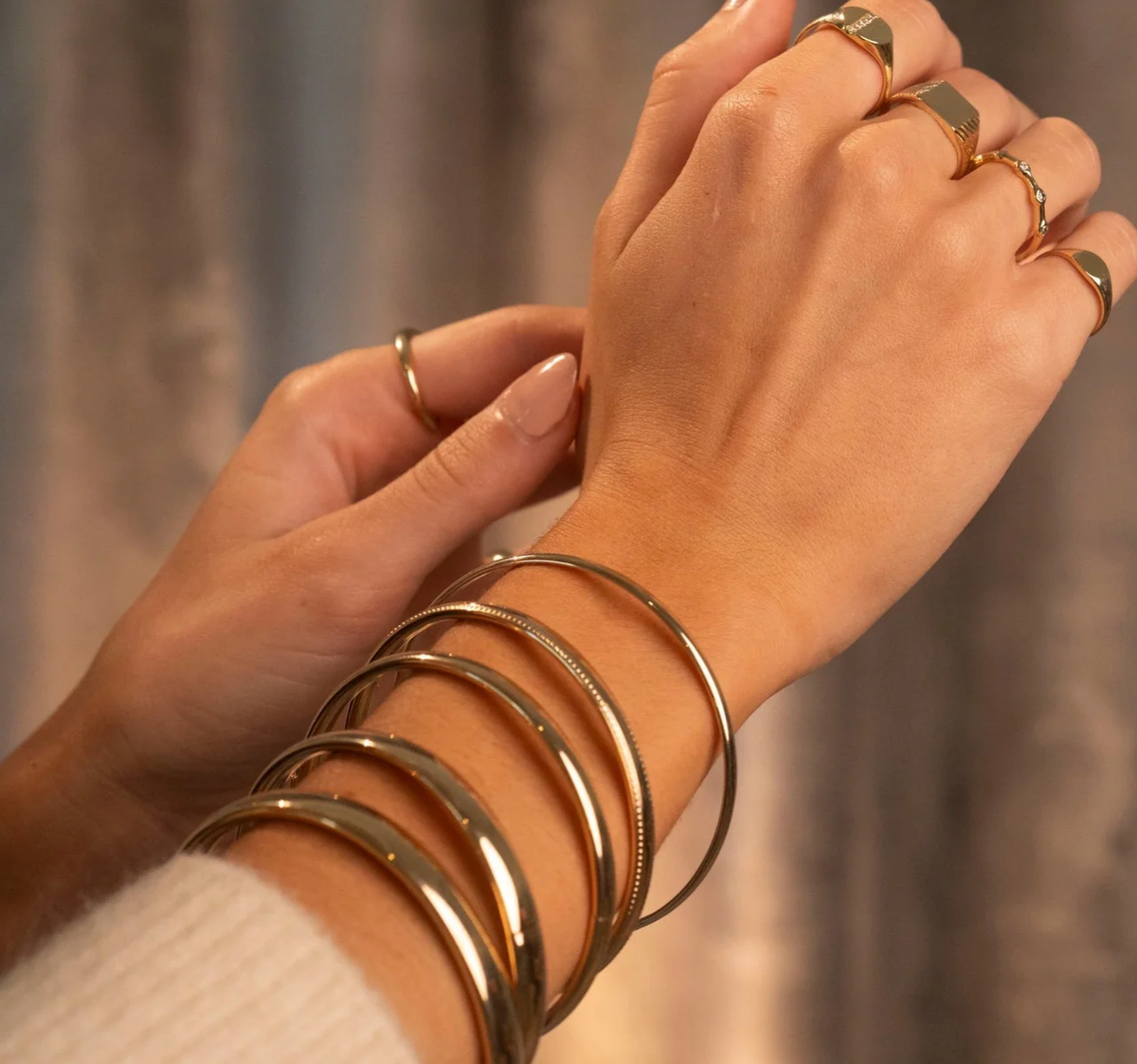 HoopLa - Sofia-Hinge Bangle 14K Gold  Waterproof- PVD plated: Silver / Thin