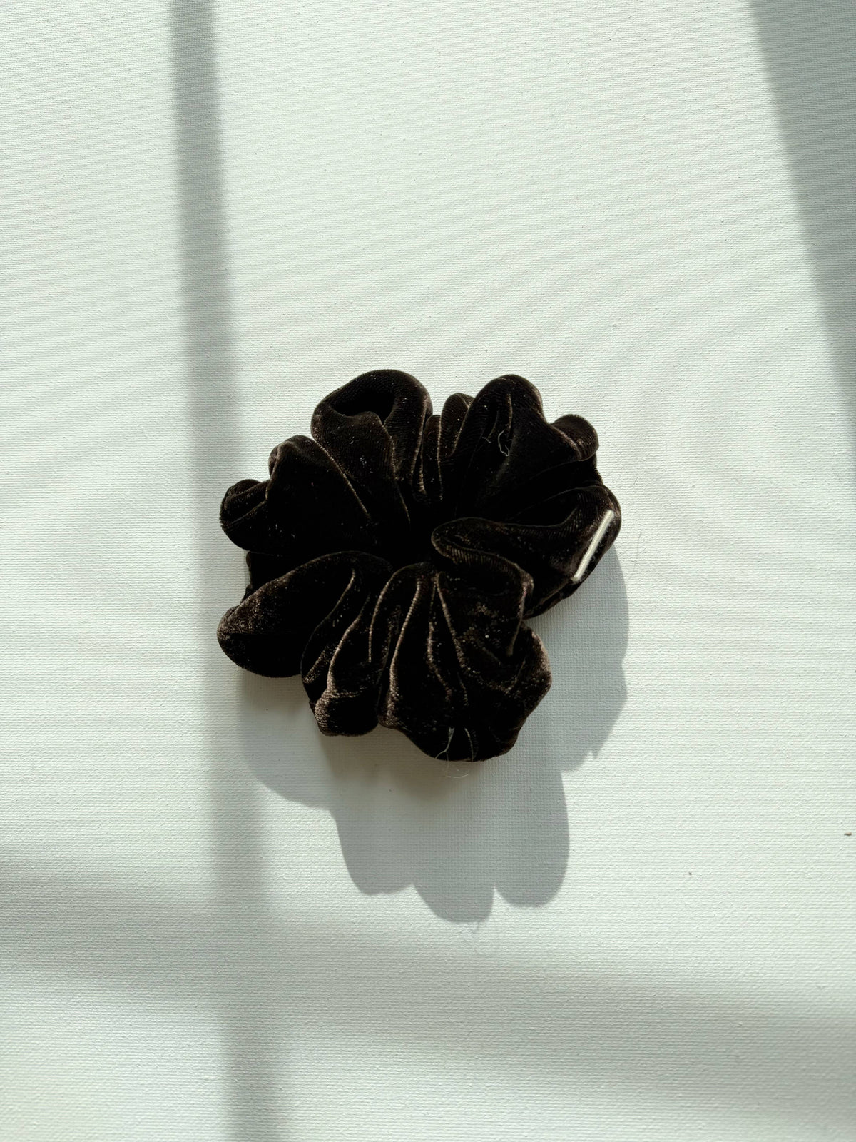 Billy Bamboo - Silk Velvet Large Scrunchie Black Coffee