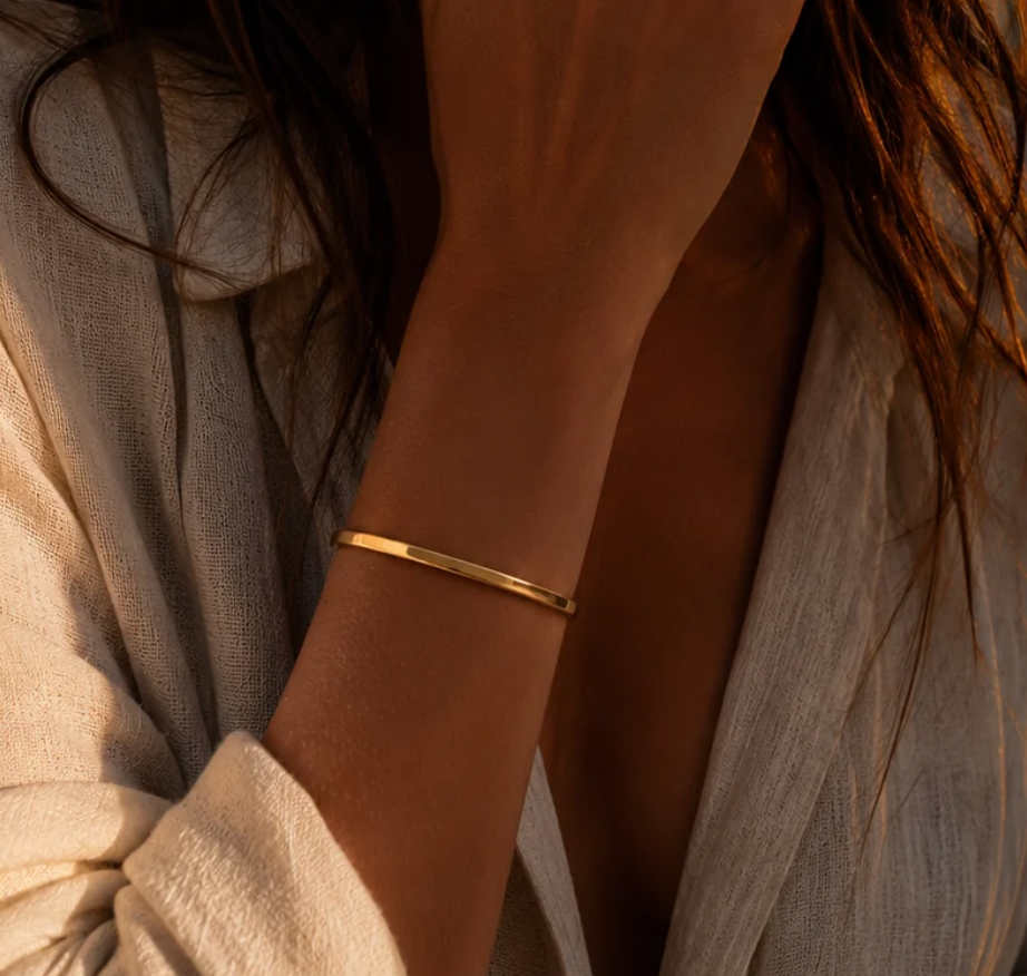 HoopLa - Sofia-Hinge Bangle 14K Gold  Waterproof- PVD plated: Silver / Thin