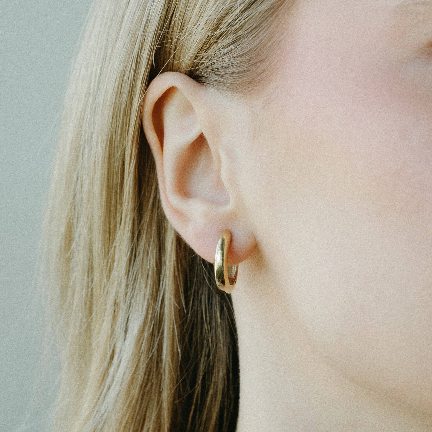 Petite Gold - Essential Hoops
