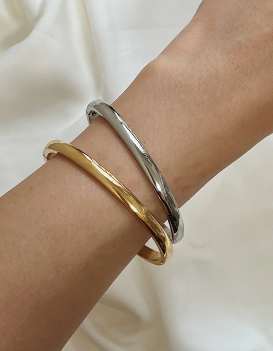 HoopLa - Sofia-Hinge Bangle 14K Gold  Waterproof- PVD plated: Yellow Gold / Wide