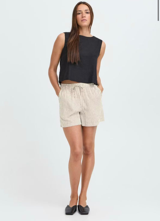 B Young BYfalakka Short Rainy Day Stripe