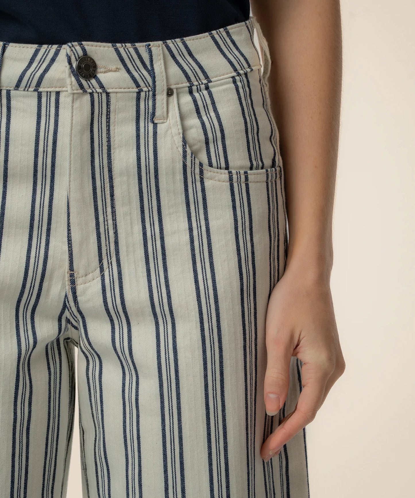 Kut from the Kloth Gwen Navy/Ivory