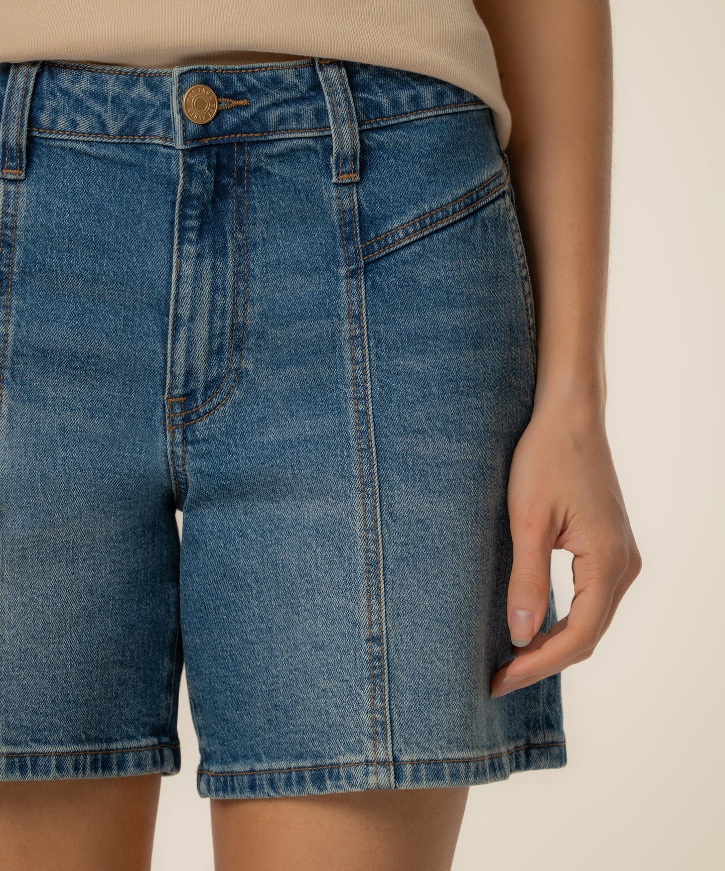 Kut from the Kloth Hailey Shorts Shine
