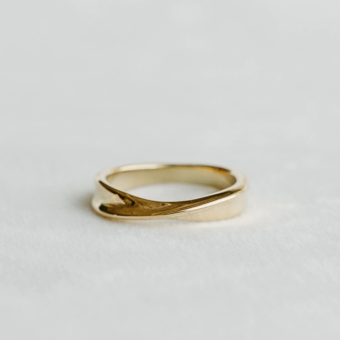 Petite Gold Twist Band 9