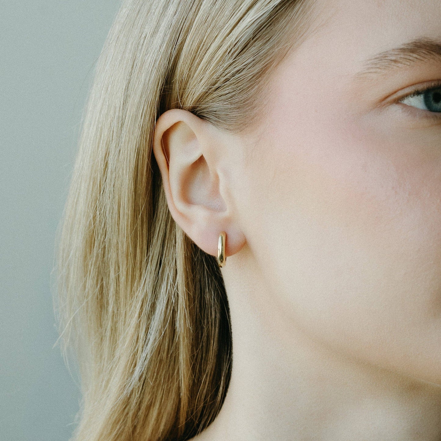 Petite Gold - Essential Hoops