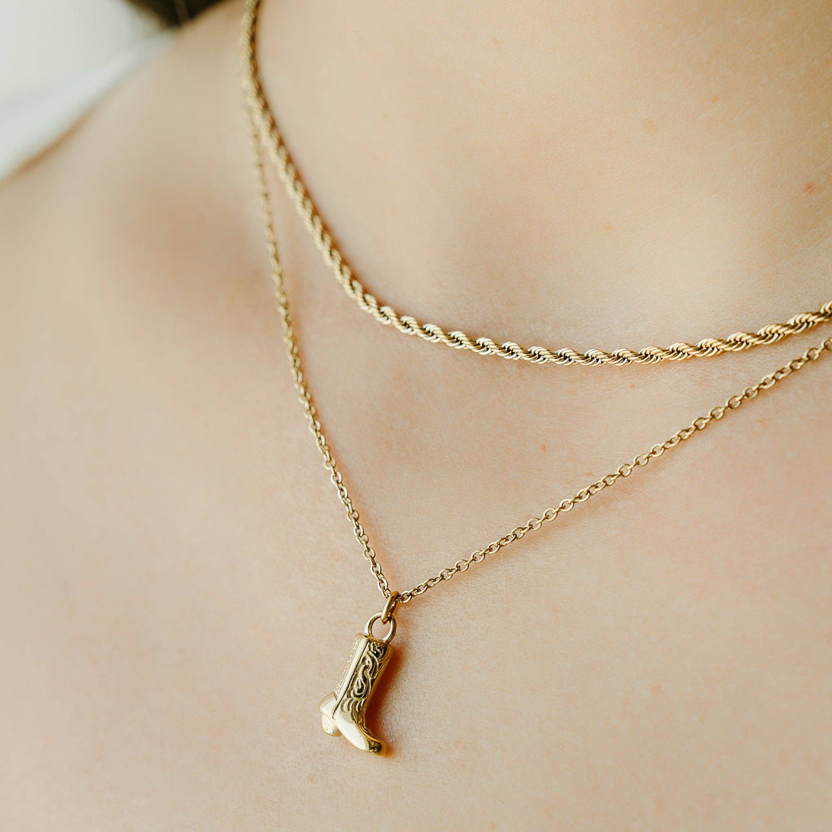 PETITE GOLD - The Boot Necklace