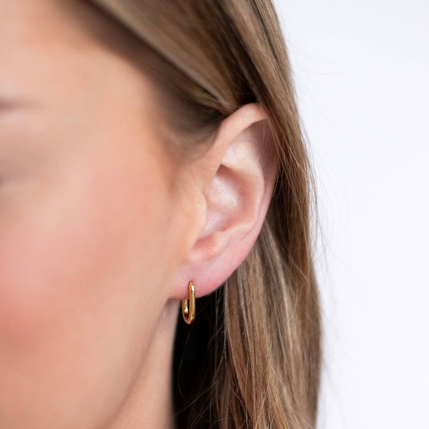 Petite Gold - Dainty Oval Earrings: Gold