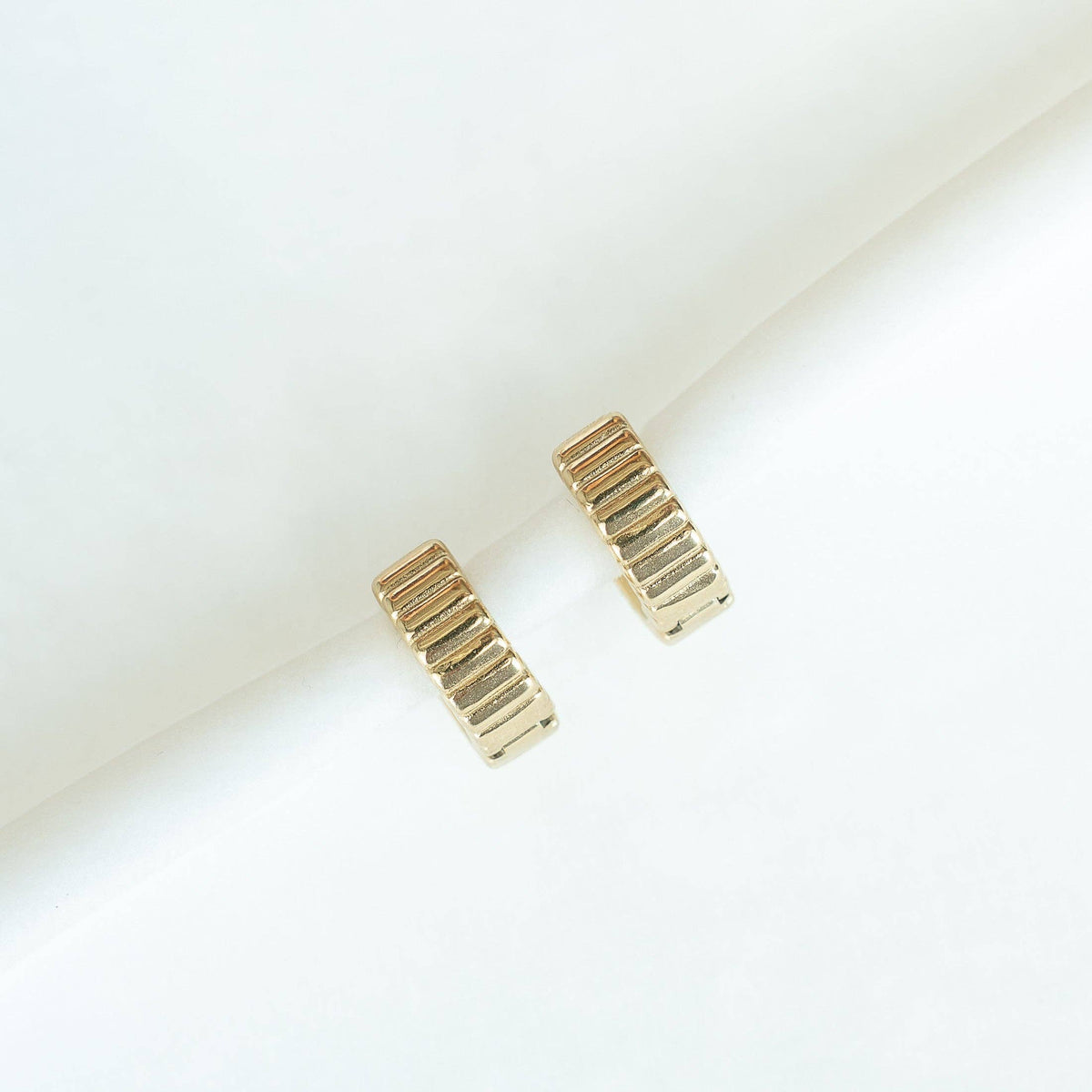PETITE GOLD - The Sienna Hoops