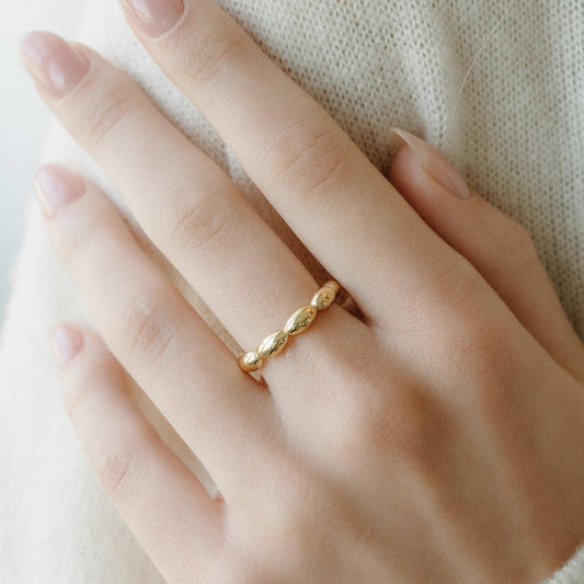 Petite Gold Aura Ring 8
