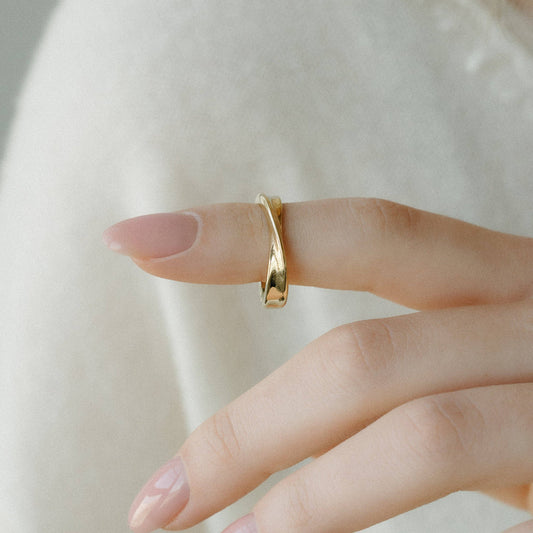 Petite Gold Twist Band 8